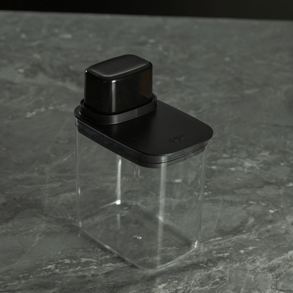 Airtight container with measuring lid Drop Black 1,5L