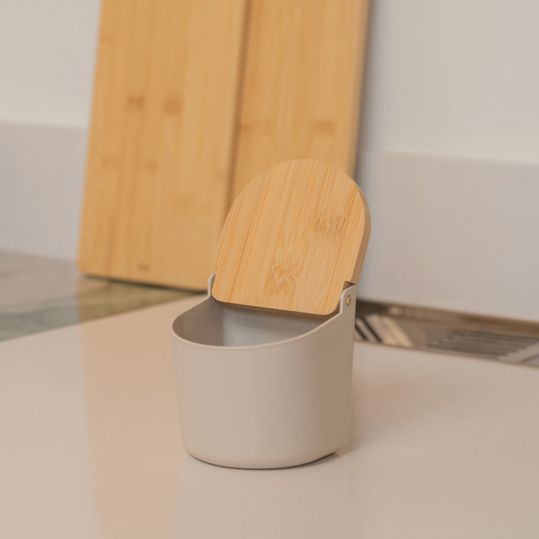Salt shaker Lume Beige with lid of Bamboo Beige 500g