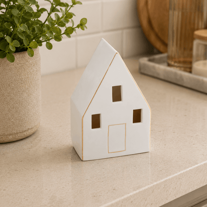 Sculpture Shelter house of light Ceramic 13,5cm