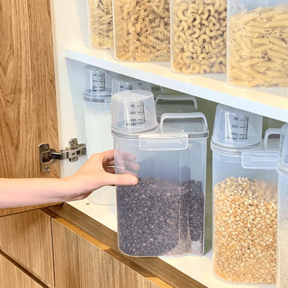Kit 5 Airtight containers with Measuring cup 2,5 Liters