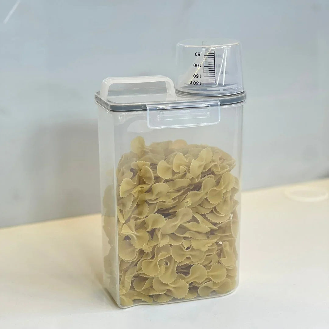 Kit 8 Airtight containers with Measuring cup 2,5 Liters