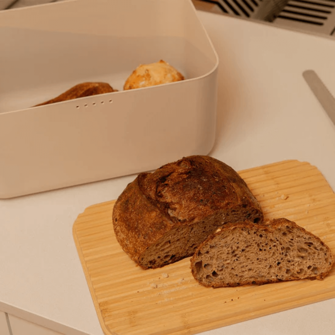 Bread box Lume Beige with lid of Bamboo 9,5L