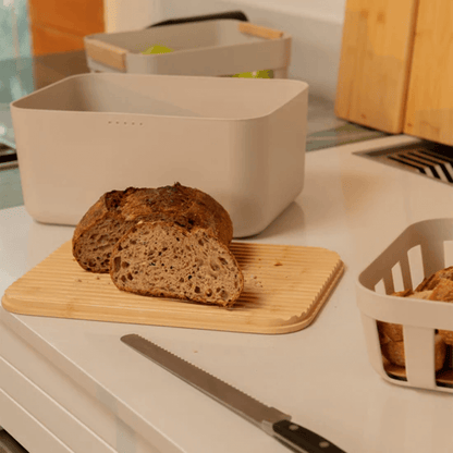 Bread box Lume Beige with lid of Bamboo 9,5L
