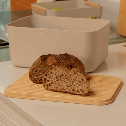 Bread box Lume Beige with lid of Bamboo 9,5L