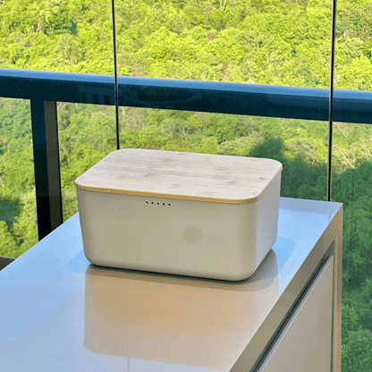 Bread box Lume Beige with lid of Bamboo 9,5L