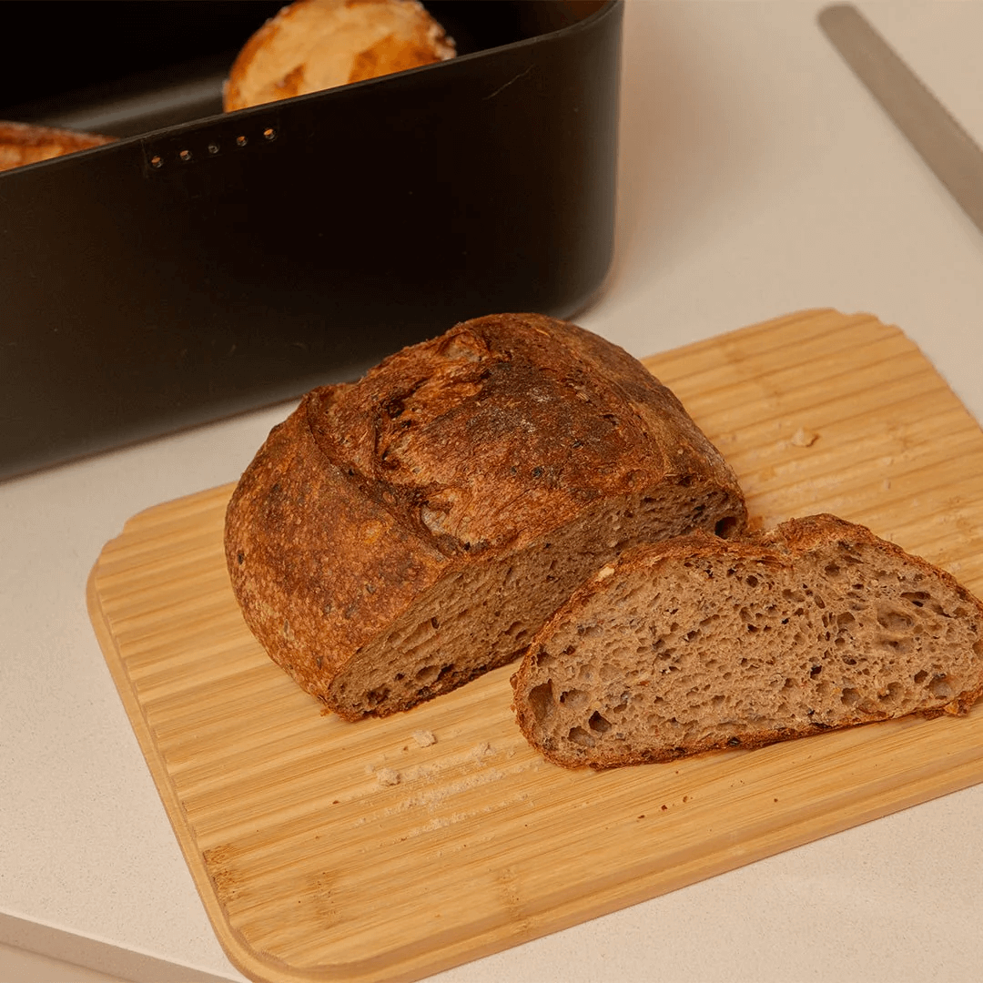 Bread box Lume Black with lid of Bamboo 9,5L