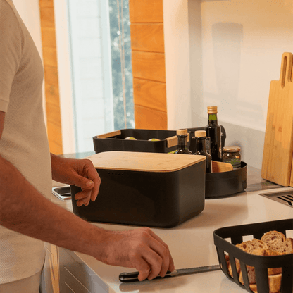 Bread box Lume Black with lid of Bamboo 9,5L