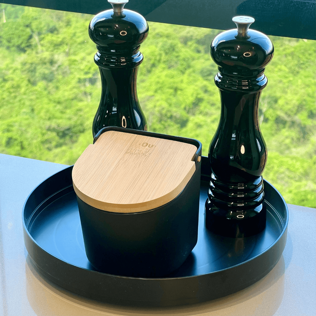 Salt shaker Lume Black with lid of Bamboo Black 500g
