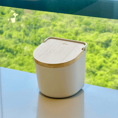 Salt shaker Lume Beige with lid of Bamboo Beige 500g