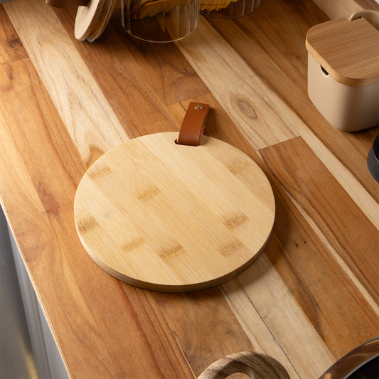 Cutting board Round Bamboo with handle of Leather 18cm
